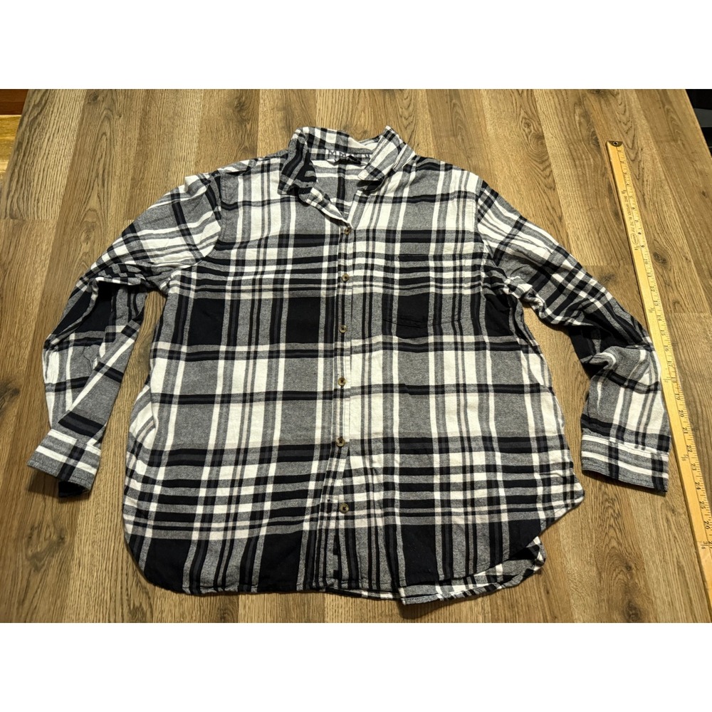 Sonoma Shirt Women XL Black White Plaid Button Up Long Sleeve Pocket Flannel